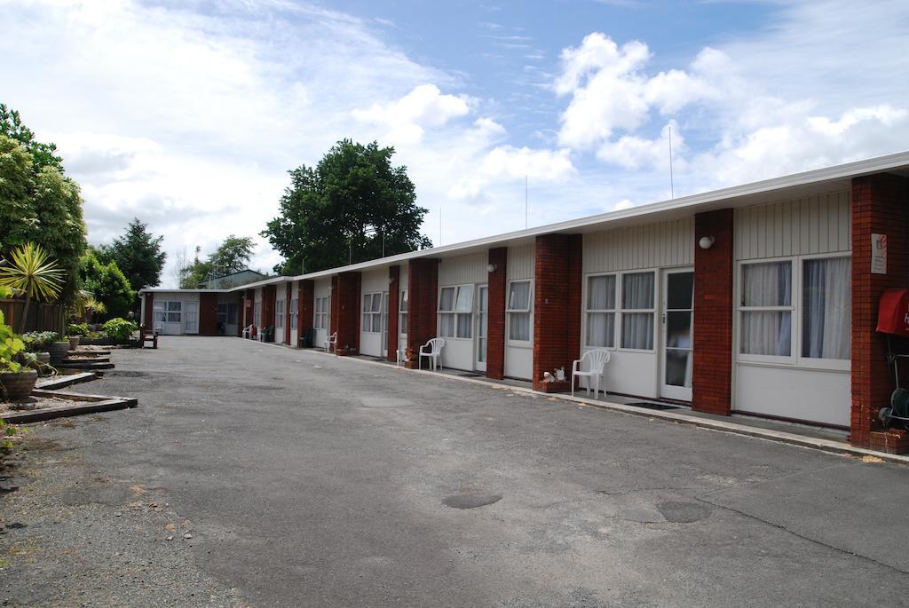 Manhattan Lodge Motel Hamilton Exterior photo