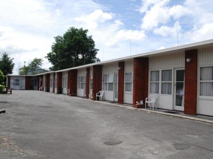 Manhattan Lodge Motel Hamilton Exterior photo