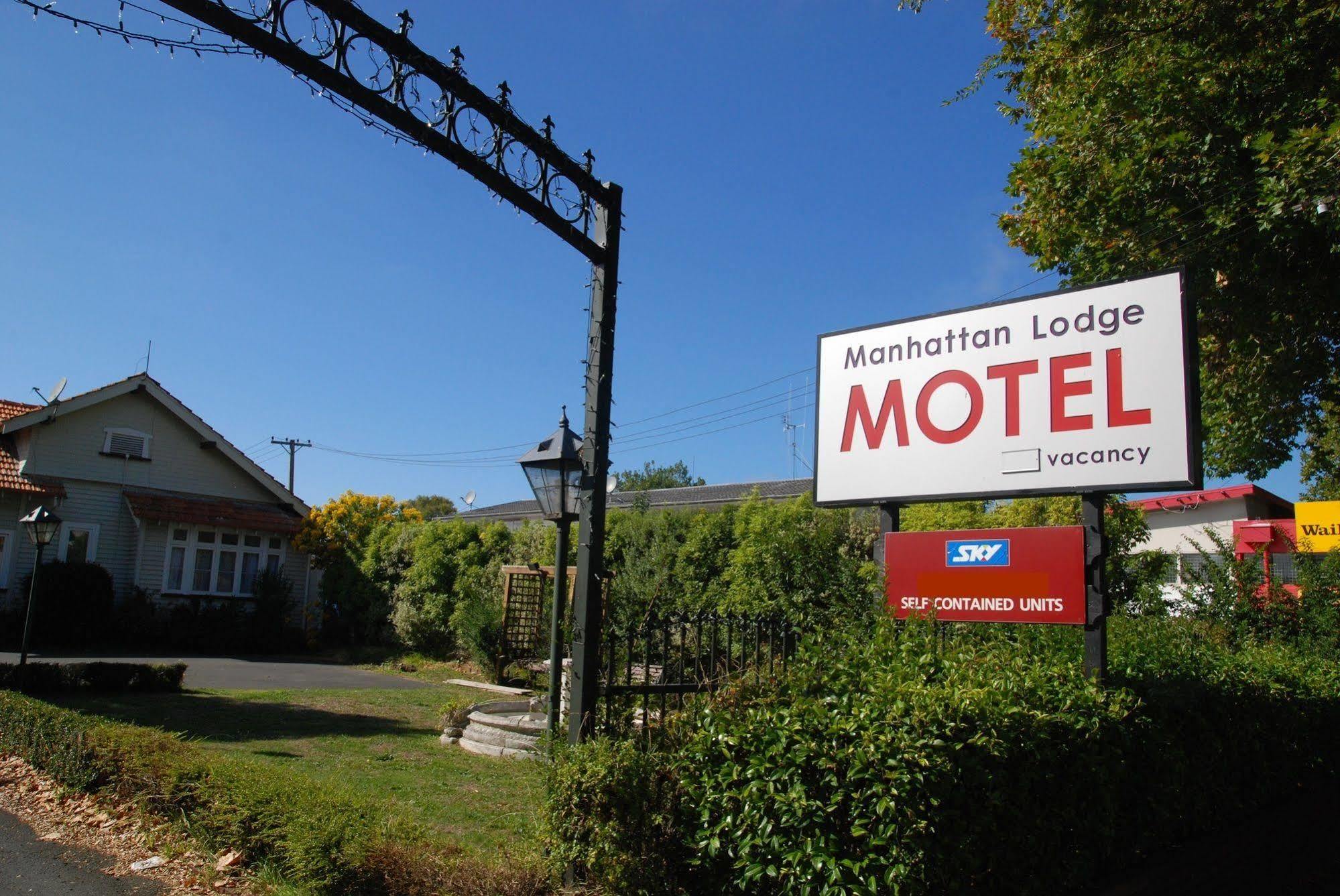 Manhattan Lodge Motel Hamilton Exterior photo